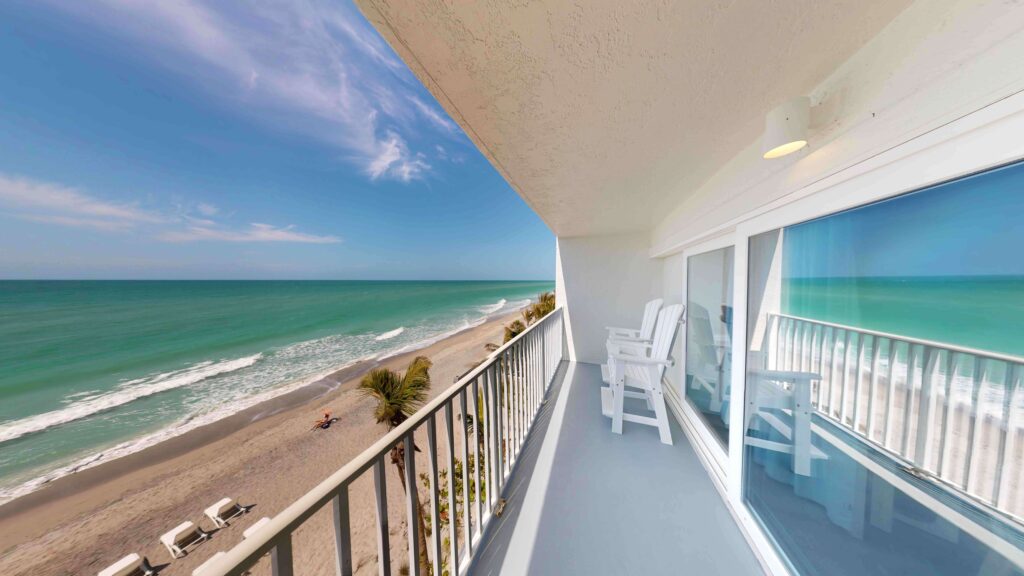 Manasota Key Resort - King and Bunk Suite Villa